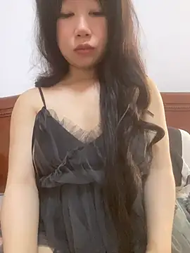 xiaoqiqi_77 live webcam