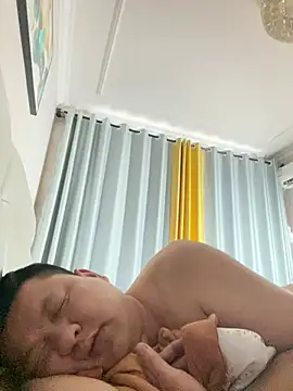 zhang1118 (Ask my age) - 1314一生一世 谢谢爱我的哥哥们 宝宝们 爱你们 完成任务裸播或穿蕾丝内裤