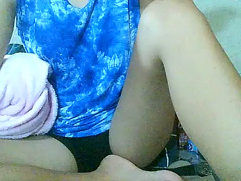 PinaySkinnyGirl live cam on StripChat