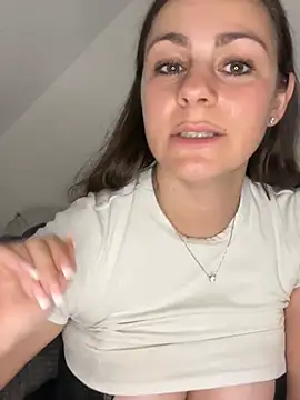 Loella-Rose webcam