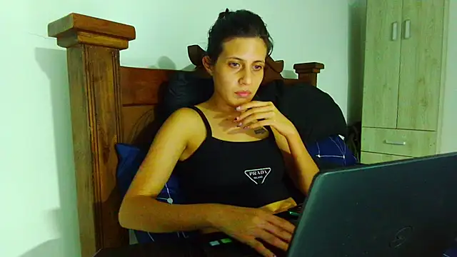 bellatrix25 webcam