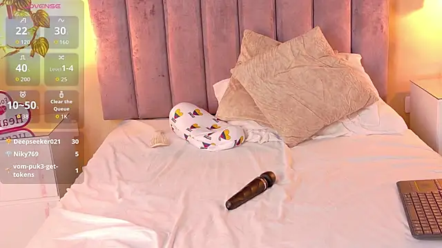 MILA_AND_COTI webcam