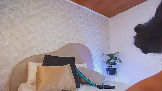 KayleeJones7 webcam
