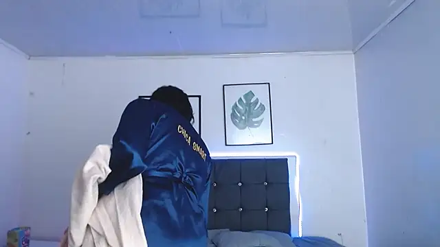 selena_yourmilf webcam