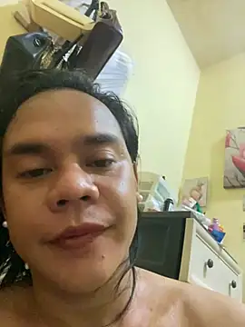 sweetyula live cam on StripChat