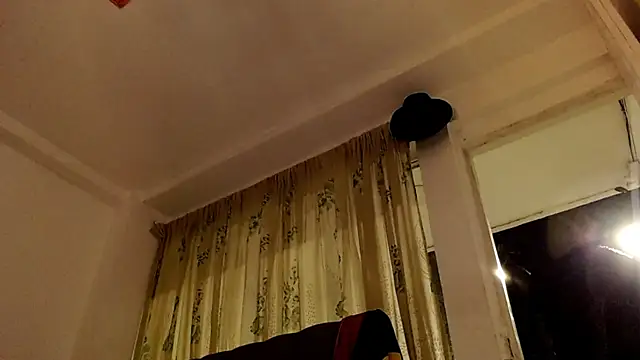 saara_johnson496 webcam