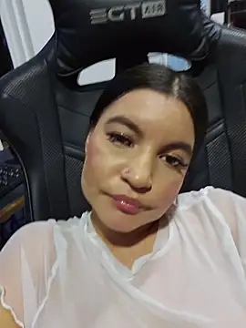 Pretty_Julieta webcam