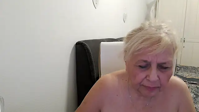 SusiLifeXXX webcam