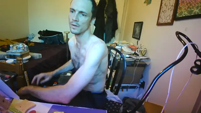 JohnnyMoves webcam
