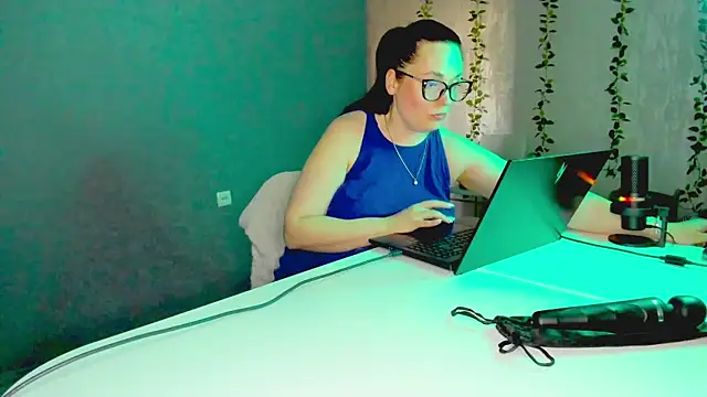 Yesss_Lilith webcam