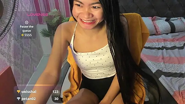 Mica_Jones webcam