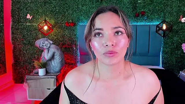 Kiaraa88 webcam