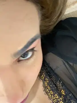 Jullyanaximeness webcam