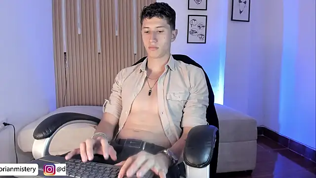 Dorianmistery2322_ live cam on StripChat