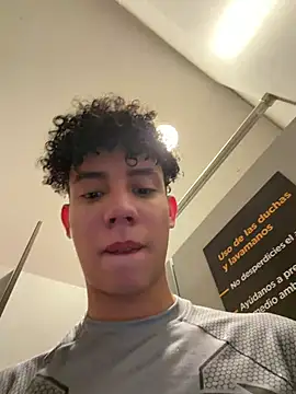 yoursexyjose Live Webcam on Stripchat