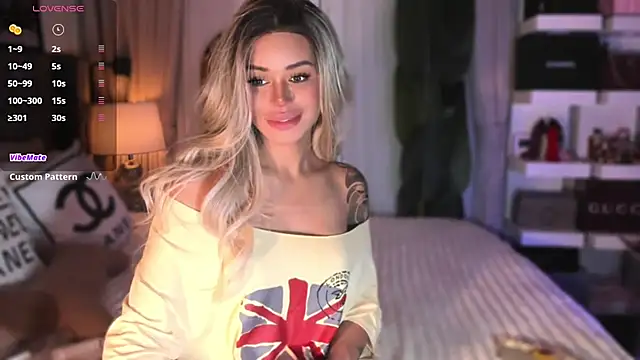 ParisianDoll Live Webcam on Stripchat