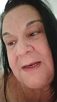 Yaya_Mineira live cam on StripChat