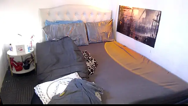NinaDOM4CUM webcam