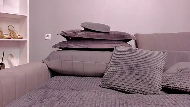 Jullia_Moor webcam