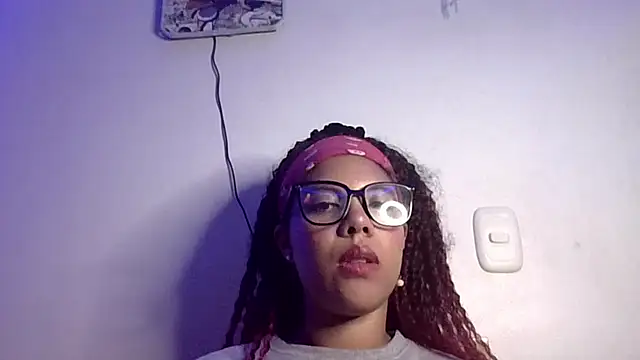 Miss_GigiLove webcam