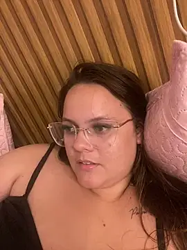 Laryssinha_69 live now