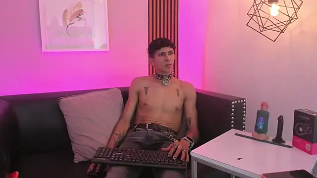 Maximoking26 webcam