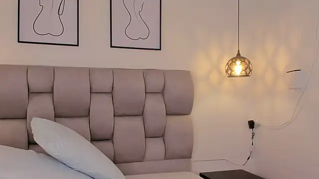 susan-sweet-7 - Susan-Sweet-7's free webcam - UK Sex Cams