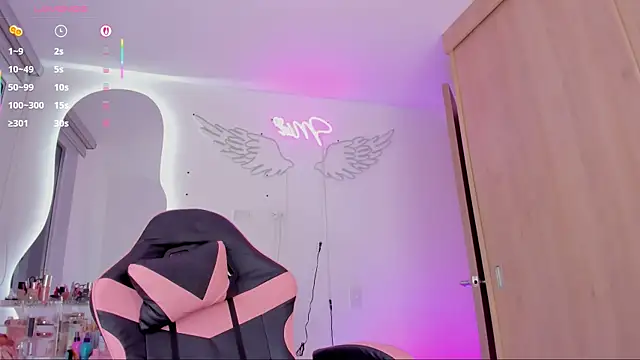 mia_yourmommy webcam