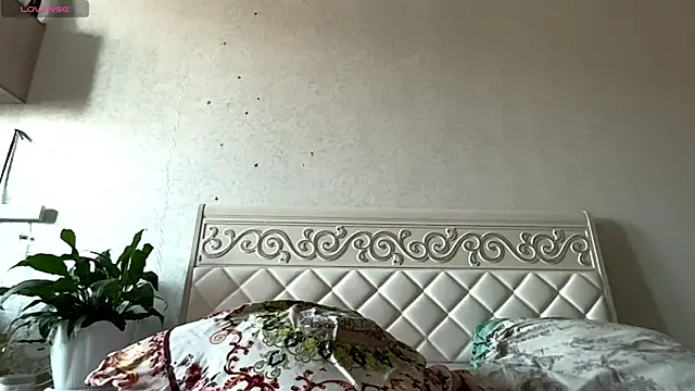kamila_18_french webcam