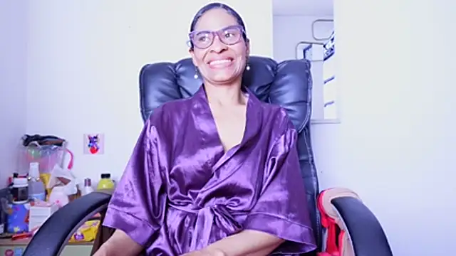 Aries_Mature webcam