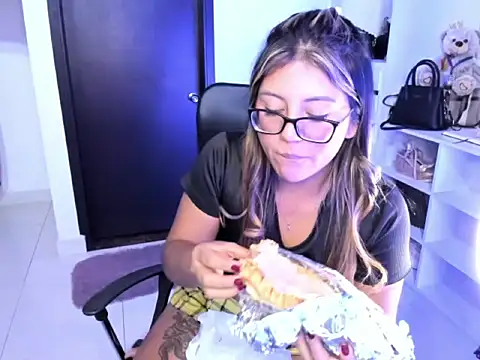 cristina697 webcam