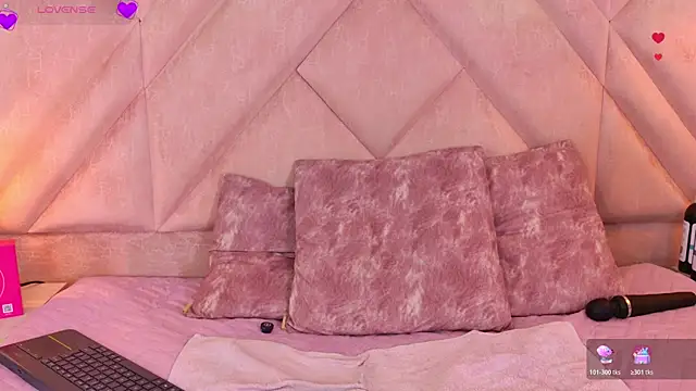 DemiJones_ webcam