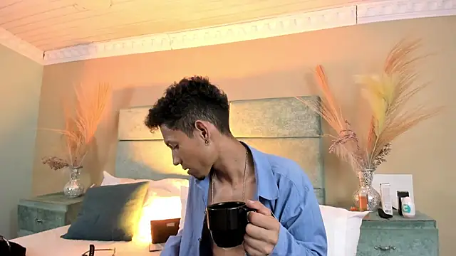 NoaahTylor webcam
