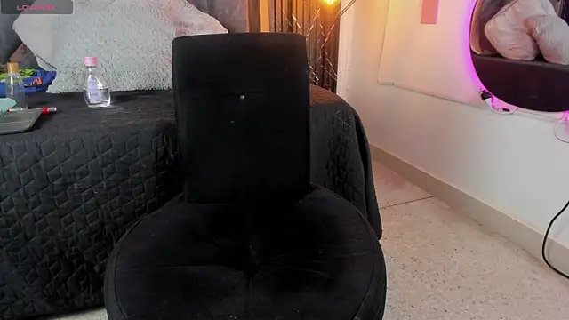 Miia_Deluxe webcam