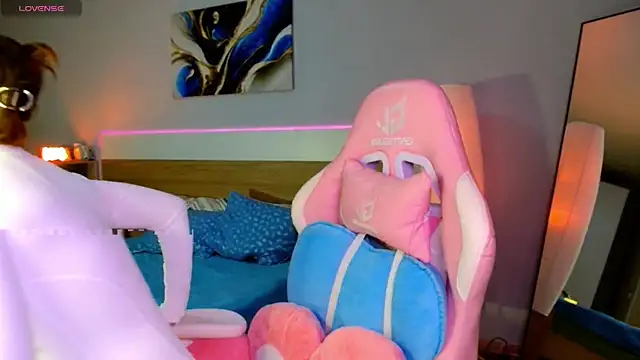 Maya_Campbell webcam