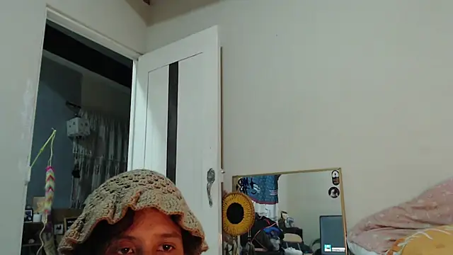 AlinaWoolf_ live cam on StripChat