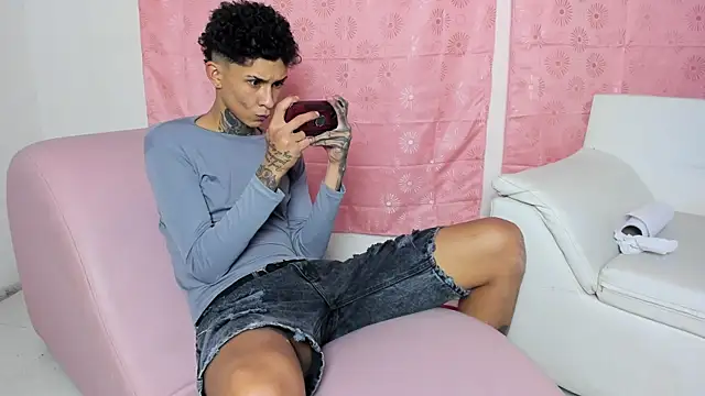 self_love46 webcam