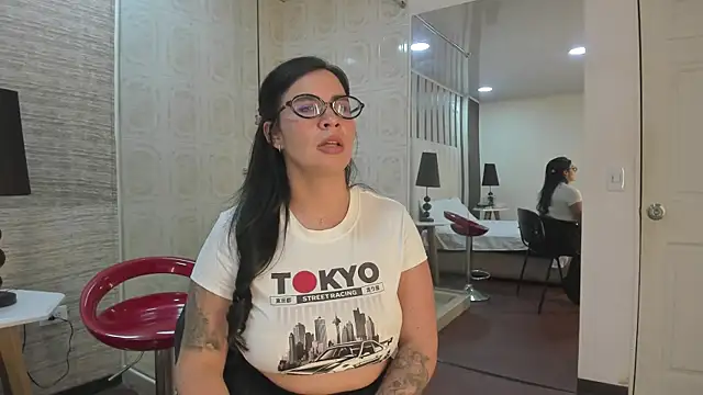 Hannah_Cross webcam