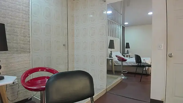 Hannah_Cross webcam