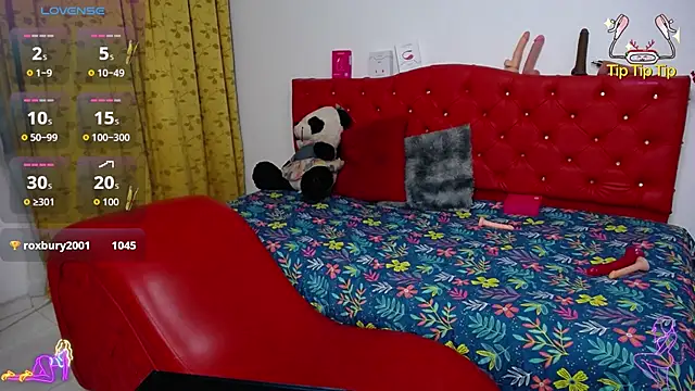 Thalia_mills19