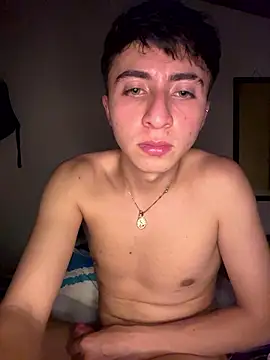 CamiRojas_boy webcam