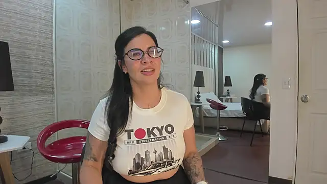 Hannah_Cross webcam