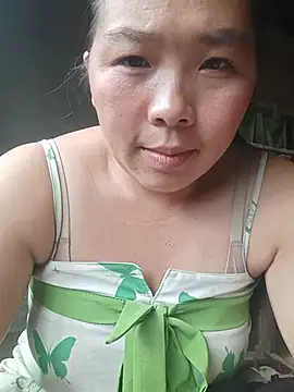 quynhkoolbae live cam on StripChat