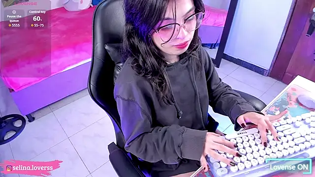 selina_lovers_ webcam