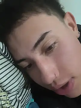 Thiagoo_Vega live cam on StripChat