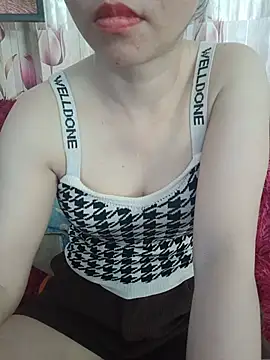 AvaRoyale live cam on StripChat