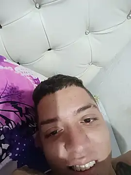 Soy_miguelmadrinan live cam on StripChat