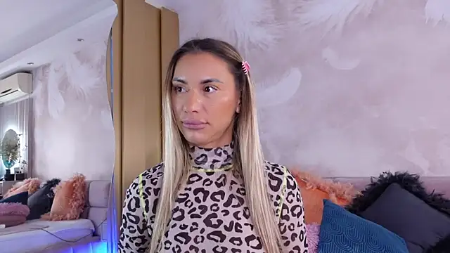 JullyBlair webcam