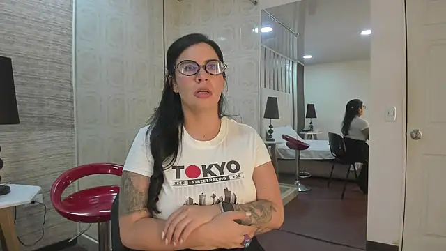 Hannah_Cross webcam