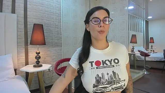 Hannah_Cross webcam